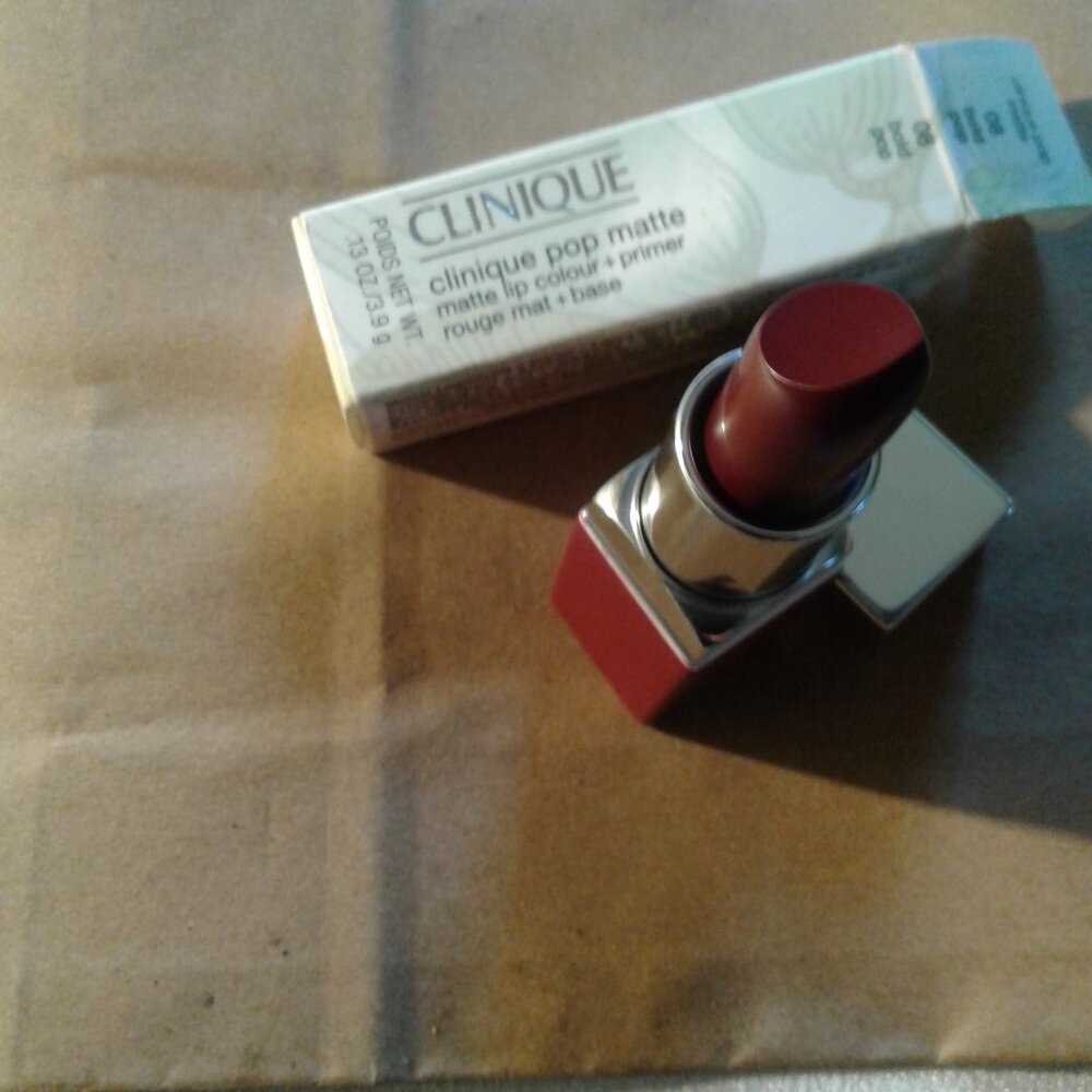 NEW! Clinique Pop Matte "Bold Pop 08" - Picture 3 of 9